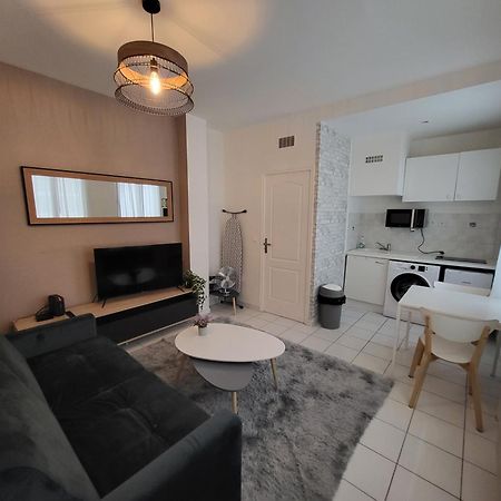 Appartement Spacieux 28M2 Avec Chambre Separee Issy-les-Moulineaux Buitenkant foto